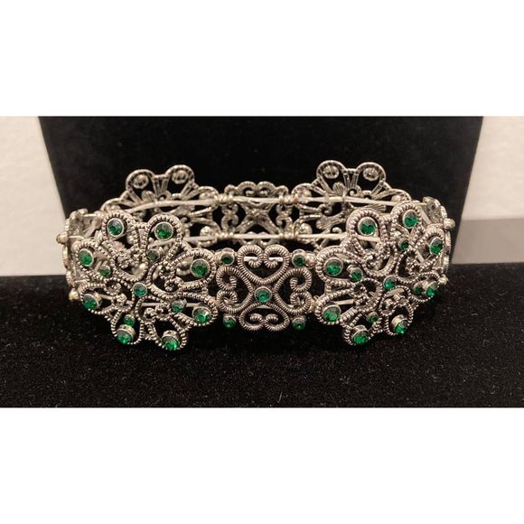 Matching Green and Silver set - Picture 6 of 7